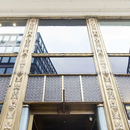 The Fashion Street Apartment *